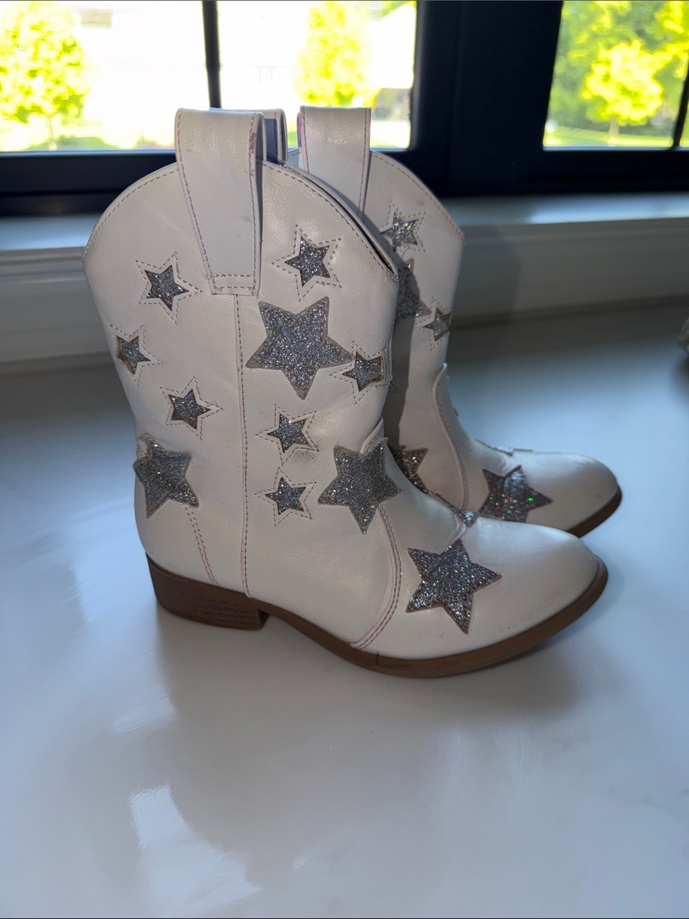 Dream Pairs White and Pink Girls' Star Accent Boots